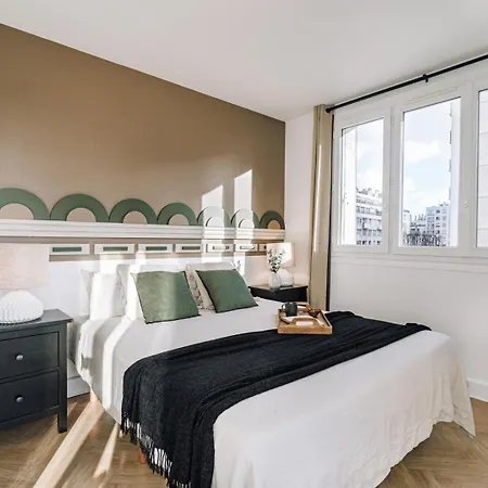 Aksu - 3 Et Balcon à Beaugrenelle Parigi